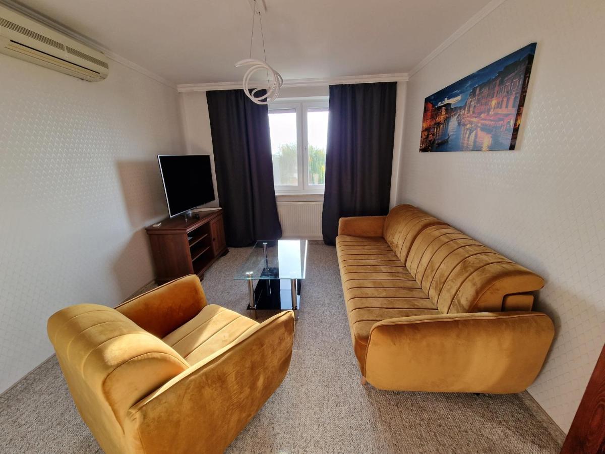 Hotel Podroznik Koszuty Buitenkant foto