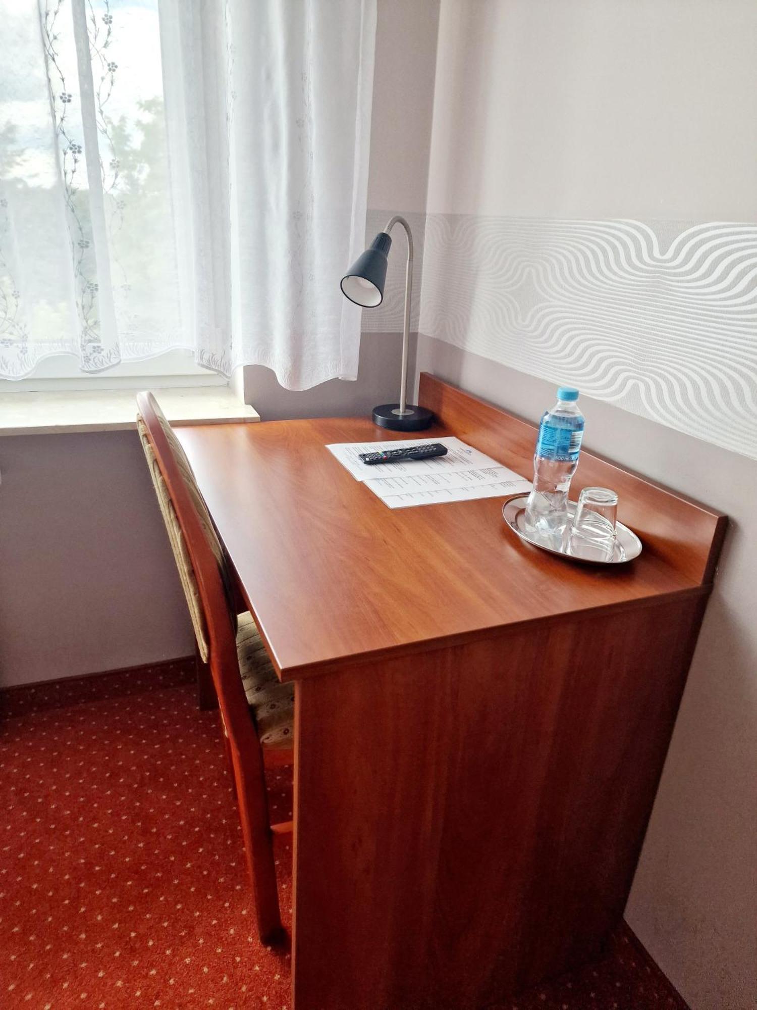 Hotel Podroznik Koszuty Buitenkant foto