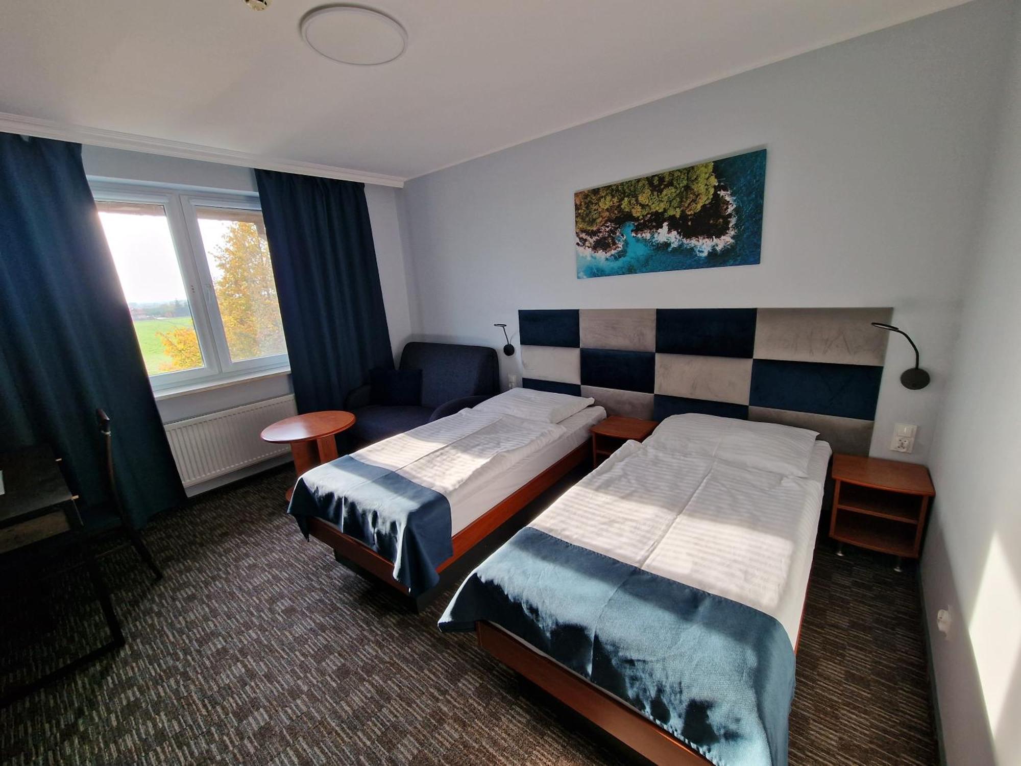 Hotel Podroznik Koszuty Buitenkant foto