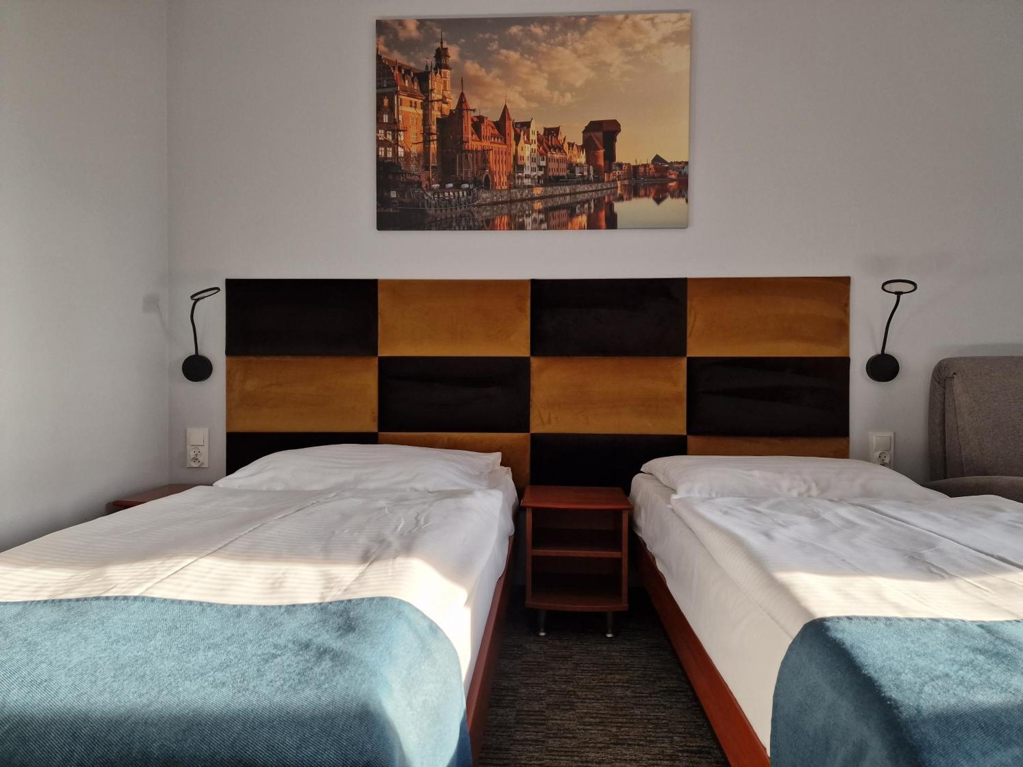 Hotel Podroznik Koszuty Buitenkant foto
